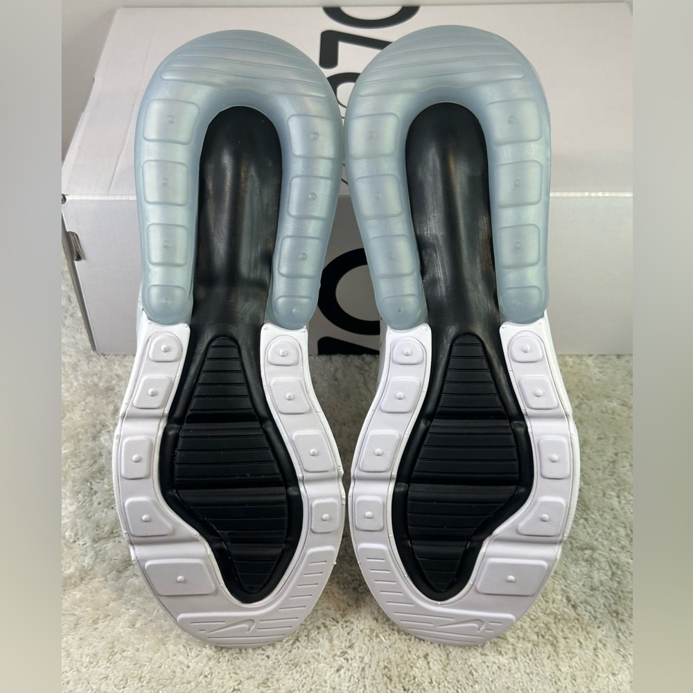Nike Air Max 270 - Picture 7 of 13